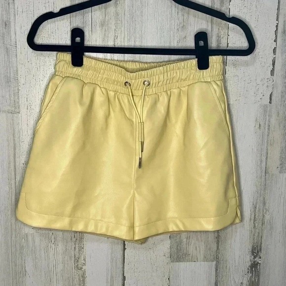 Ellen Anne Influence Style Yellow Shorts Size X‎ Small - Picture 1 of 5